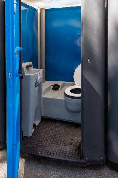Best Luxury portable toilet rental  in St Petersburg, FL
